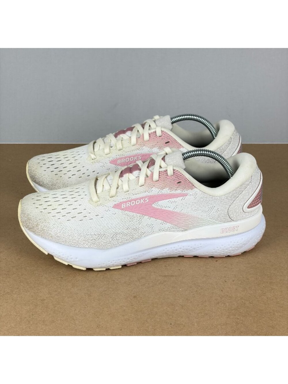 Brooks Ghost 16 Athletic Shoes Womens 8.5 Ivory Pink Athletic Breathable Low Top